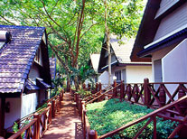 Coral Island Resort (คอรัล ไอส์แลนด์ รีสอร์ท : เกาะปะการังรีสอร์ท) เกาะเฮ จ.ภูเก็ต